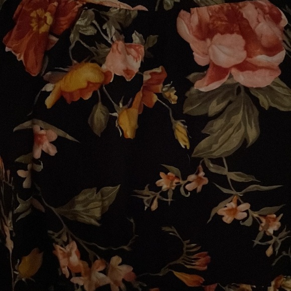AEO Dark Floral Top 🦅🖤🌹 - Picture 5 of 12